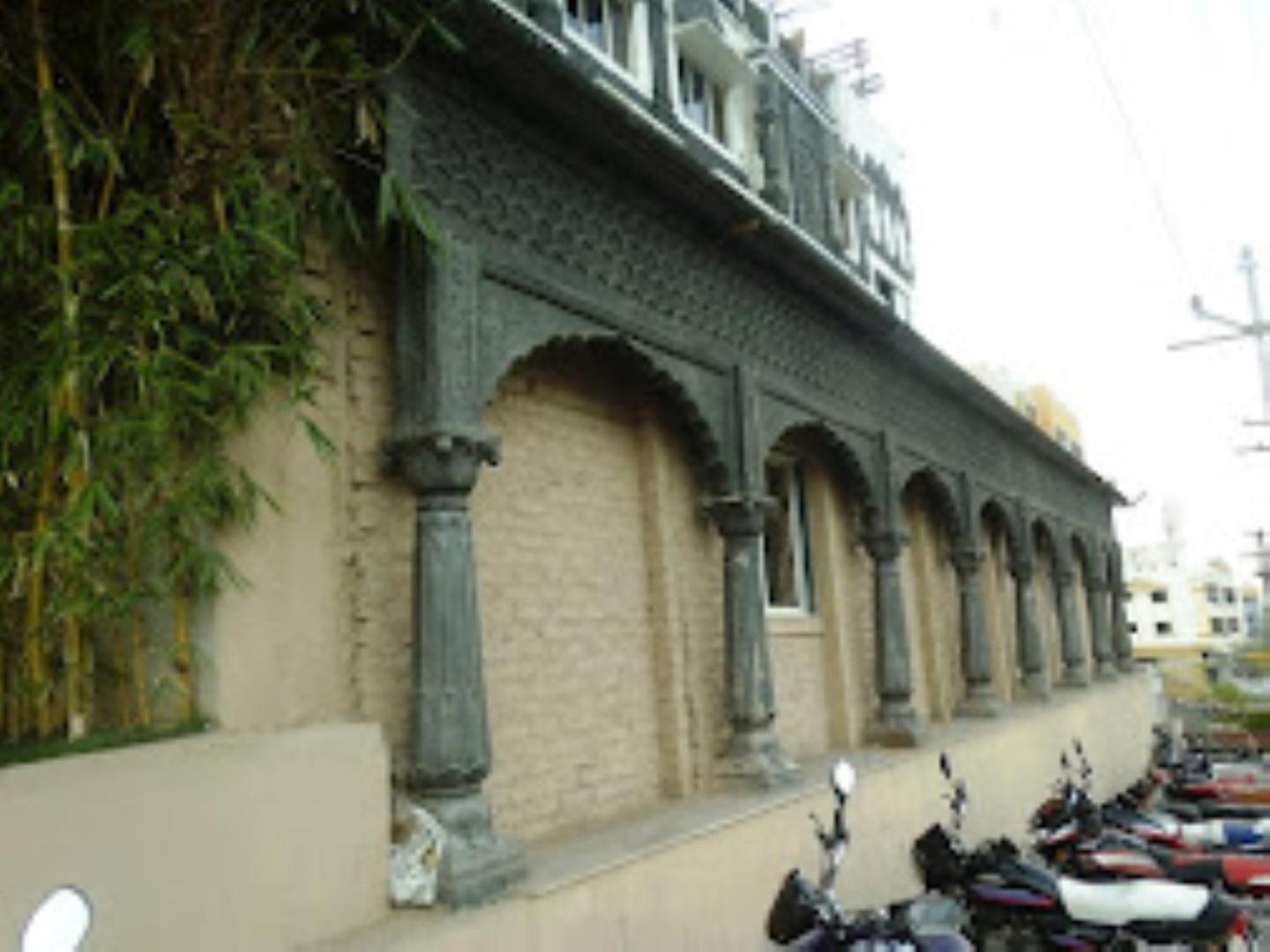 Hotel Maratha Palace,Сатара Экстерьер фото